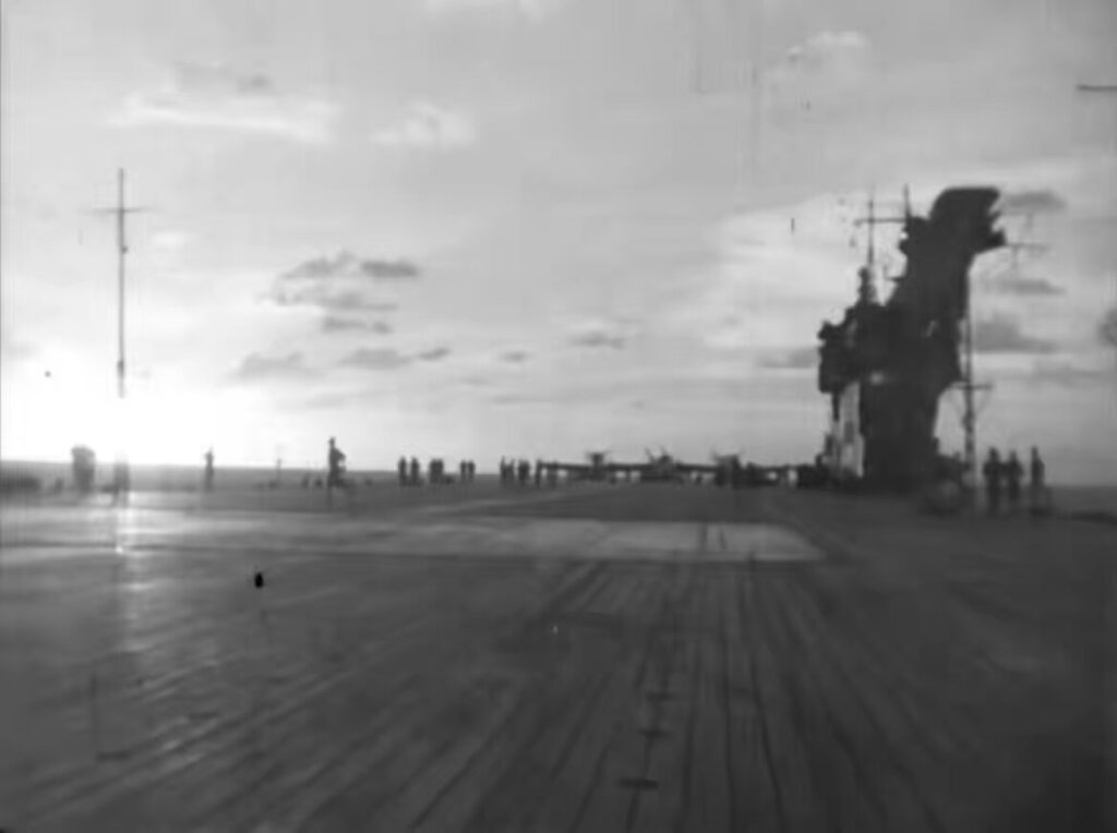 【大東亜戦争】母艦より発艦する「零戦」と空母「隼鷹?瑞鳳」を撮影したフィルム映像
