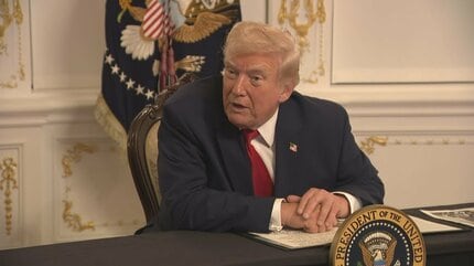 【速報】トランプ大統領、所得税を減税・段階的に廃止😲