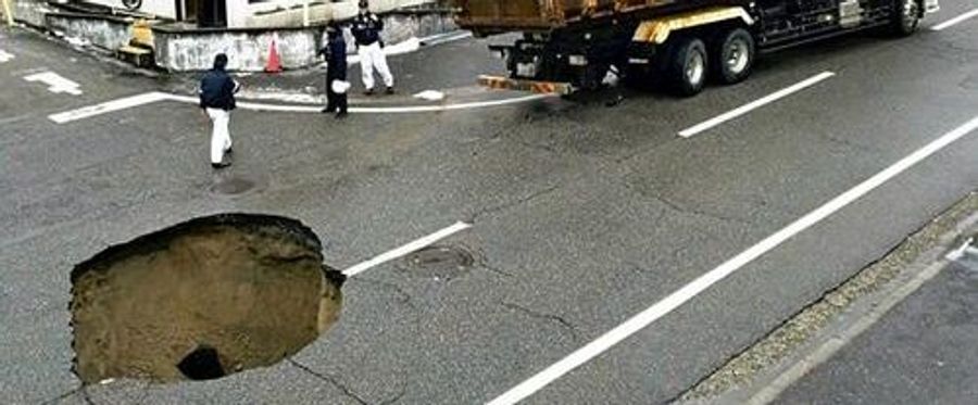 【見逃された道路陥没の脅威】下水管腐食の速さに「リスク甘く見ていた」…維持管理体制も脆弱に