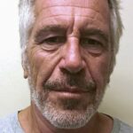 タッカー・カールソン、カダフィ政権崩壊がエプスタインの利益、リビアが児〇人身売買の拠点化