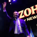 【トップが変われば地獄】マムダニ市長、ナイフを手に警官へ突進した容疑者の起訴に反対。記者の前で「手錠は外すべき」　命懸けで市民を守る警察側よりも 加害者の尊厳を優先