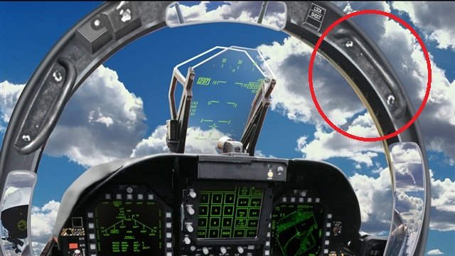 【トリビア】カタパルトから射出され、デッキを離れるまでパイロットは操縦桿から手を離してる