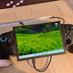 レノボ、「折り畳みゲーム機」を発表😲