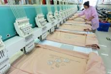 【中国】全人代「労働時間1日8時間から7時間に短縮すべき」との提言、中国ネット「うち12時間なんだけど」