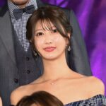 美人アナウンサー「身長170mあるのでヒール避けてたけど」美スタイル際立つタイトコーデに反響「脚の長さがレベチ」「神スタイル」