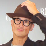 【芸能】松岡昌宏「かなりセクハラだね」  当時19歳・剛力彩芽が「膝の上に座って写真を」「だとすれば…」