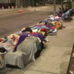 【一緒に野宿する人募集】 チケット買えないBTSファンの集団野宿、21日光化門公演を前にソウル市・警察が対応に苦慮