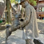 【3月8日／ハチ公の命日】」「忠犬」で知られる秋田犬ハチ公が渋谷の片隅で息を引き取りました