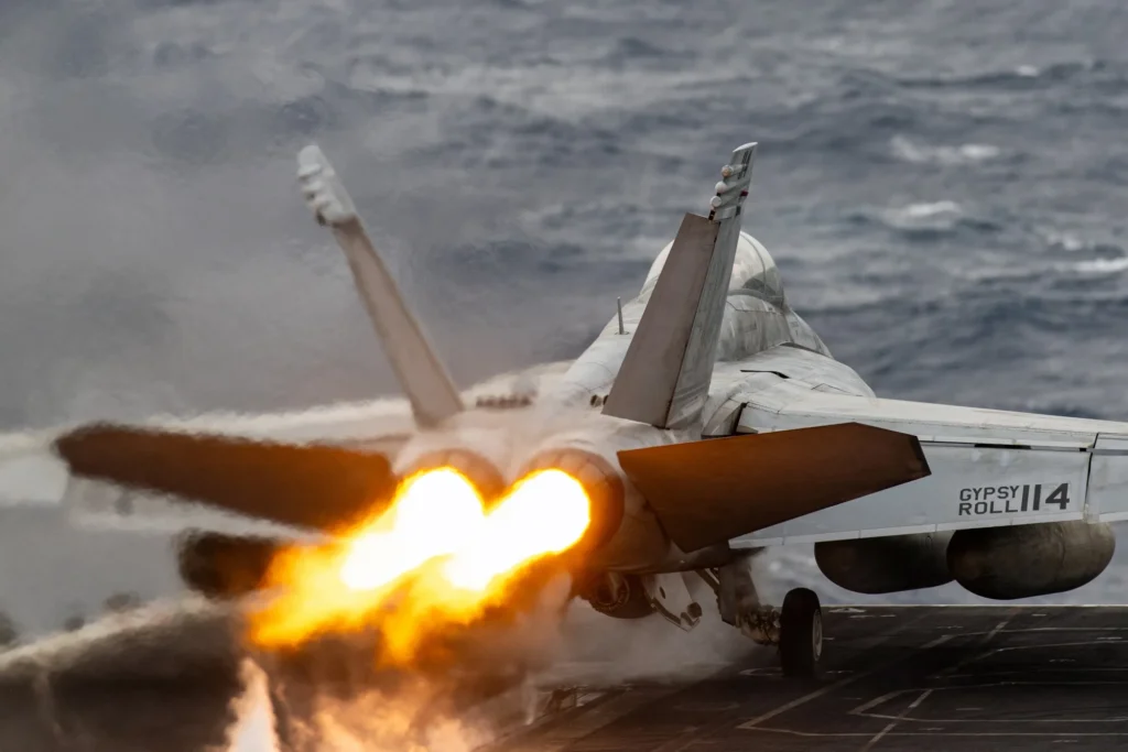 米軍3機がクウェート上空で撃墜、味方による誤射とみられる－米中央軍司令部