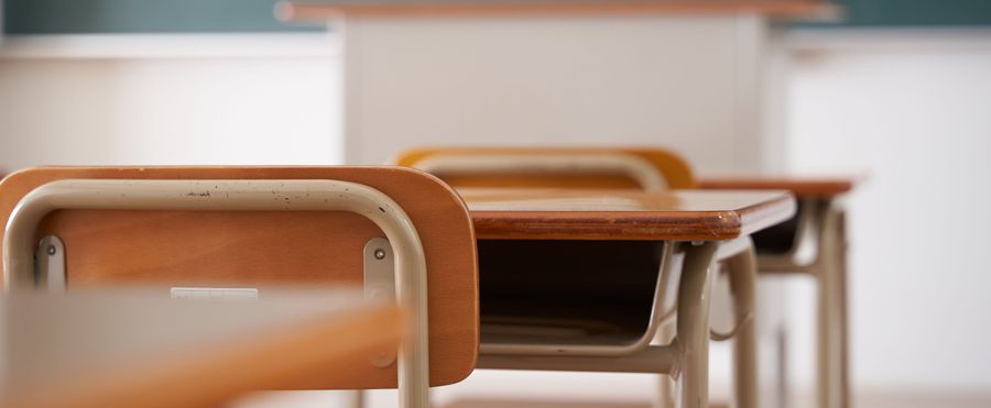 13歳未満に多機能トイレ内で監禁とわいせつ未遂、中学生逮捕