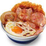 【かつや】“肉だらけ”メニュー登場！ロースカツ×チャーシュー×ベーコン×ソーセージ×目玉焼き「ウルトラエッグカツ丼」