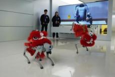 河南省初の人型ロボット「4S店」が活況、利用者のハードル下げる―中国