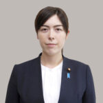 小野田大臣、閣議に5分遅刻　「高速で渋滞に巻き込まれ進まず……」