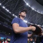 【大谷さ～ん！翔平さ～ん！大谷見たい！ファン500人超大挙で名古屋駅大混雑　新幹線は4分遅れで出発】 大谷翔平が行く先々でファン熱狂　ＭＬＢ公式も報道「新大阪駅に到着すると…」