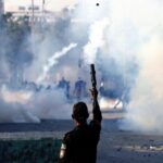 パキスタンで反米デモ、治安当局と衝突 参加者9人死亡…ハメネイ師死亡受け米国領事館押し入り図る