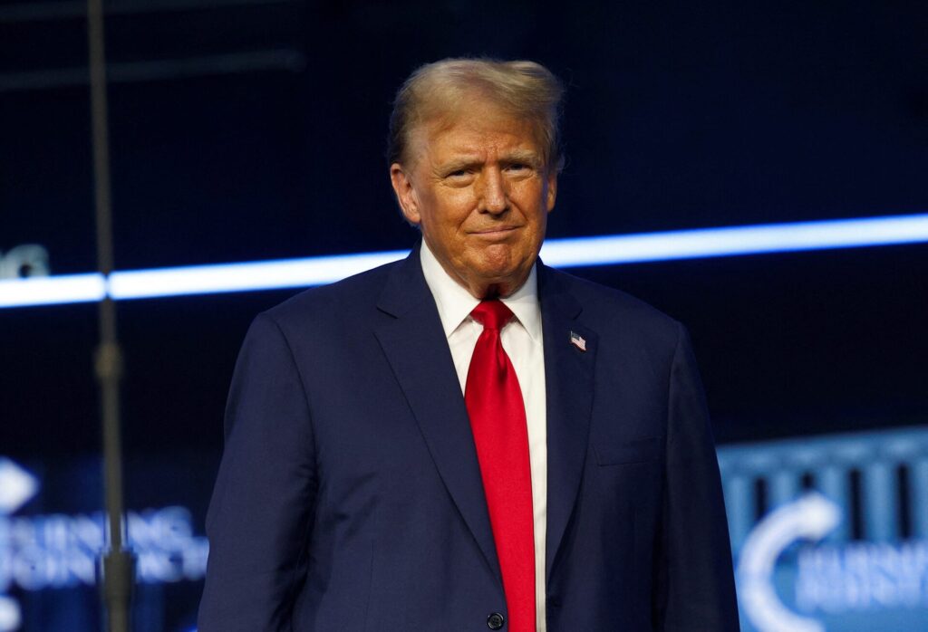 トランプ氏「中東や世界全体の平和という目的を達成するまで続ける」