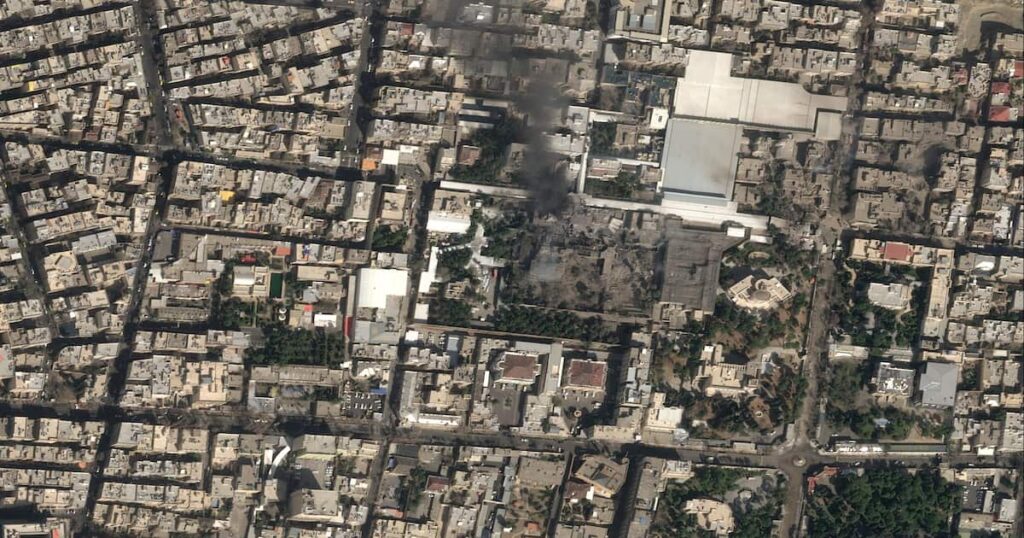 「ハメネイ師殺害は容認できない」王毅中国外相　イラン情勢巡り露外相と電話会談