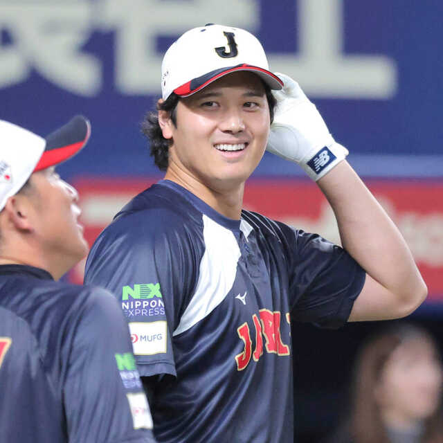 【大谷翔平ら全員ユニクロのスーツ着用】侍ジャパン