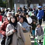 なぜ人は並ぶのか　行列の長さに価値感じる人も　競争の時代、苦しむより「楽しくあれ」