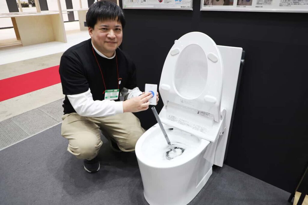 【経済】トイレ詰まり…もうあふれさせない　センサー付きで業務改善　リクシルが小型店向け新製品