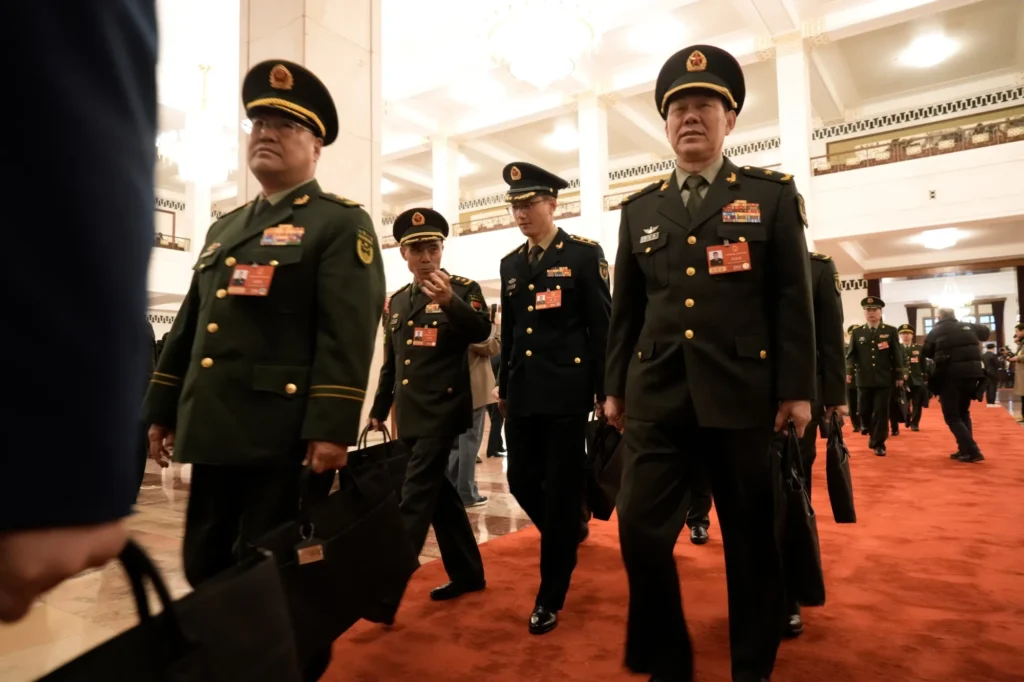 中国全人代の出席者数、今世紀最少－習氏が強化した粛清の影響注目