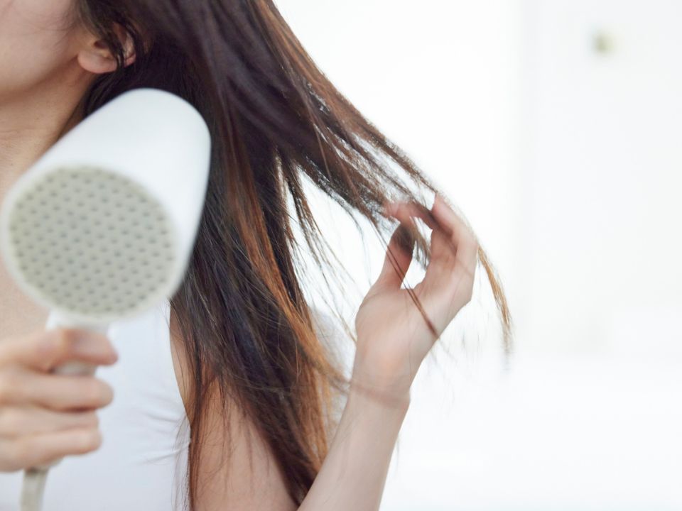 お風呂キャンセル界隈の最終手段。乾かすのが面倒な人のサボれるヘアケア　(美容研究家)