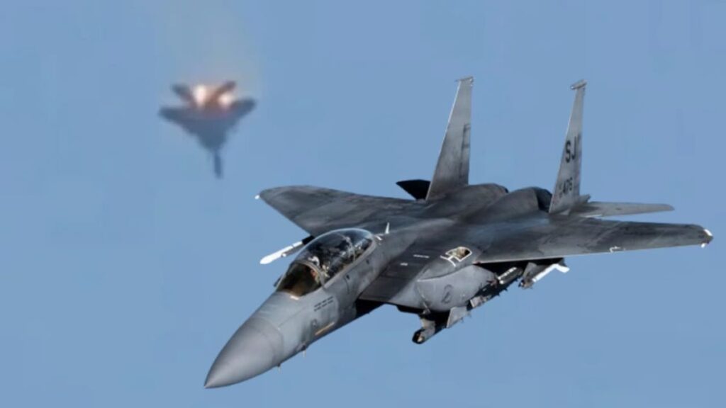 【イラク戦争】史上最悪の友軍誤射　クウェート軍機が米軍F-15Eを撃墜日本円で450億円の被害　パイロットは無事生還