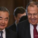 【AFP】 中共外相、国際社会が「ジャングルの法則」に逆戻りしないよう呼びかけ ハメネイ師殺害を受け