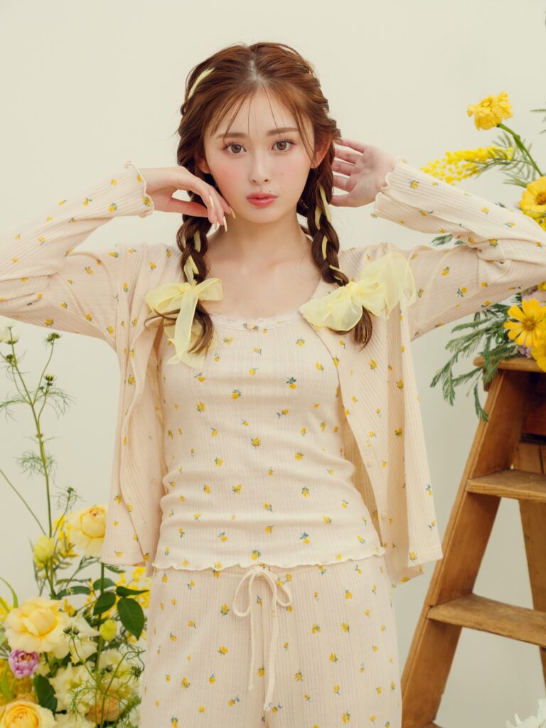 ゆうちゃみ、ピーチ・ジョン春ランジェリーの撮影ショットを公開で「ボインやな」「ヤバっ！綺麗」「優勝」の声