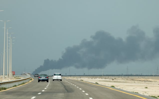 NY原油一時86ドル台に上昇　タンカーや製油所に攻撃、供給懸念強く