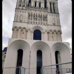 【悲報】隈研吾、アンジェ大聖堂をク〇リフォームしフランスで大炎上中www