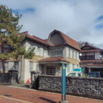 高速夜行バス、国見SA建物屋根に接触　東北道