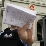 中国のスパイ、人権活動家を装ってると判明・・・