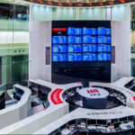 【速報】東証、一時1700円超安