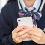 オ〇〇ーの様子の動画を生徒の女子高生に送信　高校男性教諭を懲戒免職