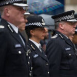 英、中国スパイ容疑で逮捕　与党議員の夫ら男3人