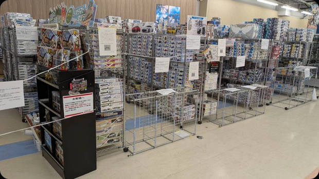 【窃盗の為に玩具売場閉鎖】警察含め対処中で加害者特定できそうですが、現段階では営業再開の目途は立ちません