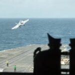 【速報】米空母・エイブラハムリンカーン、イランのミサイル攻撃受け作戦海域からインド洋に敗走