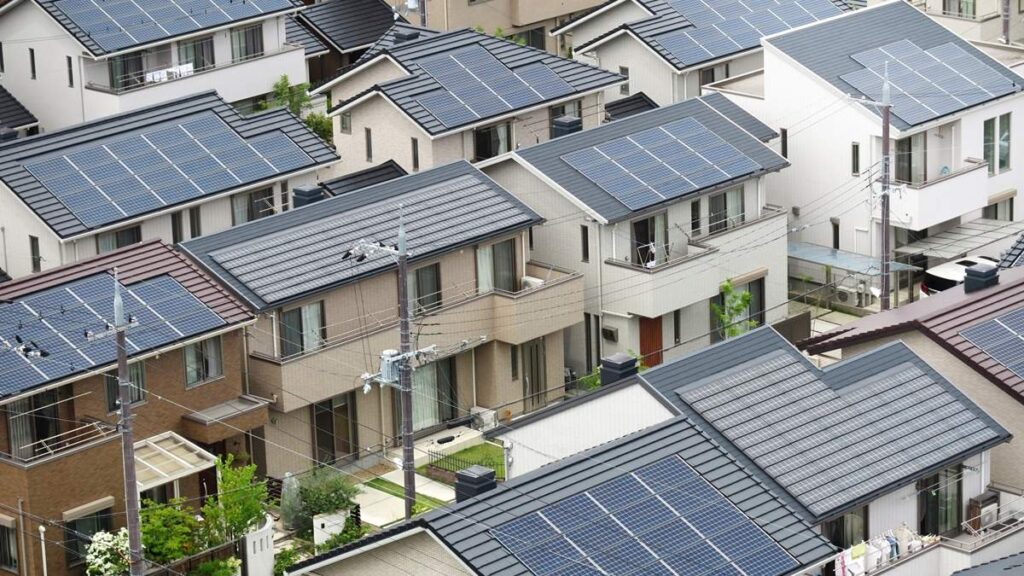 日弁連の太陽光パネル義務化提言に強い反発広がる