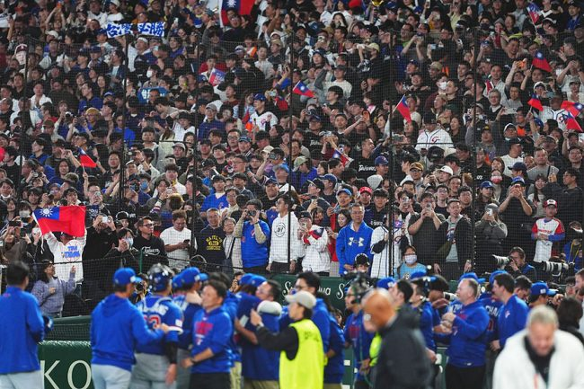 【感謝】WBC客席で…試合後に台湾ファンが「ゴミ拾い」