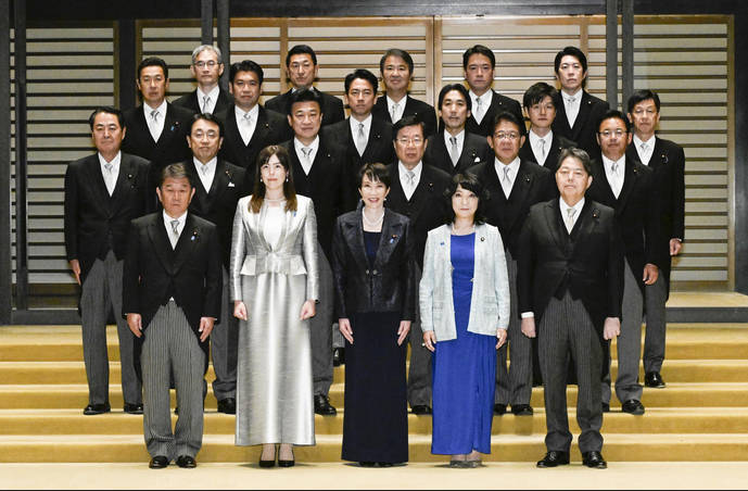 【時事世論調査】内閣支持49％、発足後最低　60歳代で激減