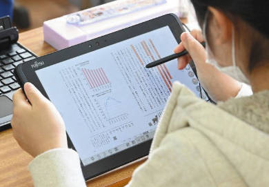 【教育】「授業中に漫画や動画見続ける生徒」「手書き減少」…デジタル教科書に負の側面「立ち止まる勇気も必要」