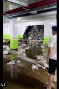 中国・瀋陽の地下駐車場、豪雨で擁壁崩落→中から大量の建築ゴミが出てくる