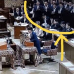 【画像】国会の党首討論、高市応援団（サクラ）が見守っていてSNSで炎上🔥