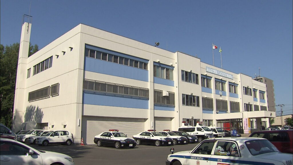 42歳女「殺してやるから目をつぶれ！」　元交際相手の30代男性に包丁突き付け脅迫