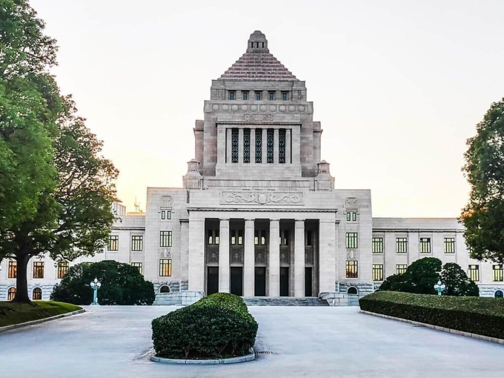 【X】「なんと冷たいのか」共産・山添拓氏、自民「消費減税見送り」方針に批判