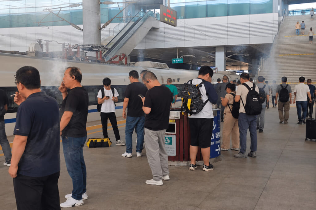 「中国高速鉄道は本当にひどい」との投稿に共感続々＝「国民の素養が低下」「めちゃくちゃ臭い」