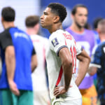 【W杯】ベリンガムが「醜態をさらした」　相手を殴る→前代未聞の大乱闘を英非難「波乱の火種となった」