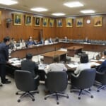 参院で可決した国旗損壊罪について、中央大教授「違憲」神戸大教授「違憲」元海将の教授「当然の要請」
