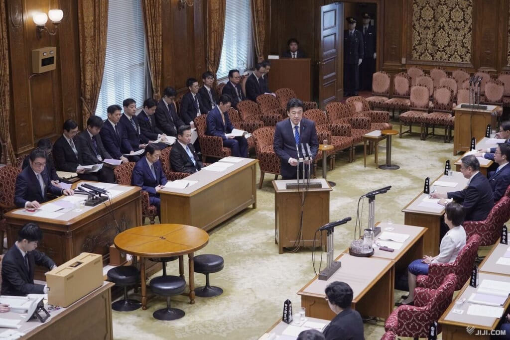 木原官房長官、麻生氏妹も「養親対象」　「政治的縁組」懸念否定